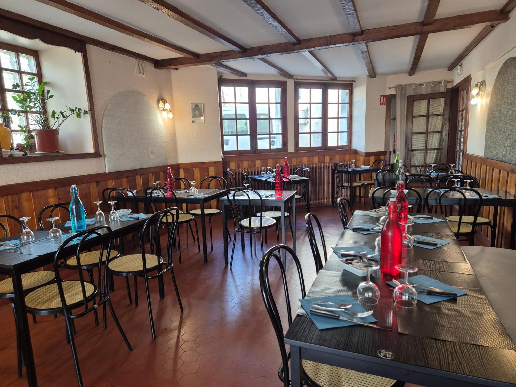Logis Hotel Restaurant L'Oustal Naves  Exterior photo